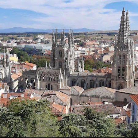 Apartamento Vivienda De Uso Turistico En El Corazon De Burgo Exterior foto