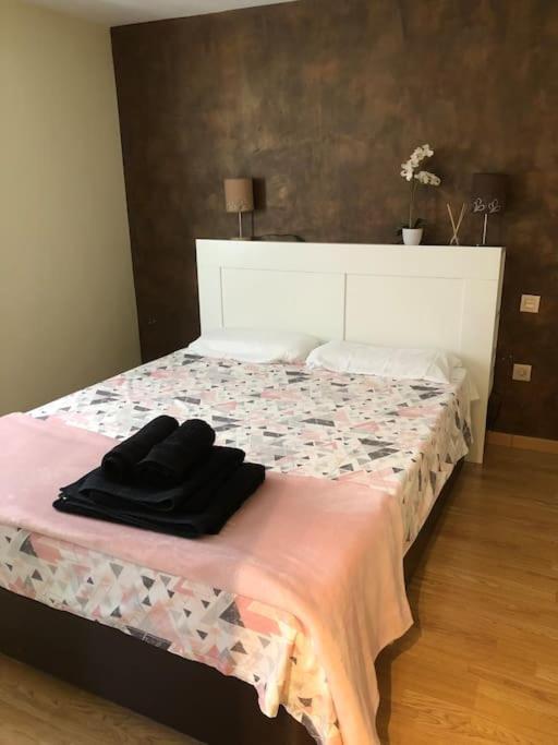 Apartamento Vivienda De Uso Turistico En El Corazon De Burgo Exterior foto