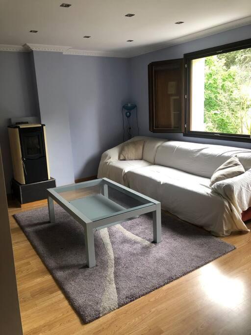 Apartamento Vivienda De Uso Turistico En El Corazon De Burgo Exterior foto