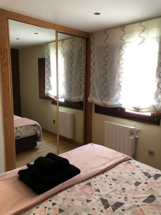 Apartamento Vivienda De Uso Turistico En El Corazon De Burgo Exterior foto